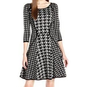 NEW Gabby Skye Sweater Dress Houndstooth Black Gray Half Sleeve Fit Flare MEDIUM